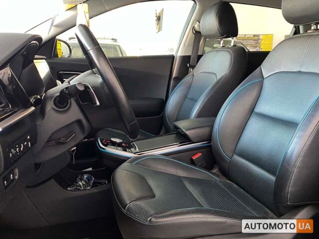 Черный Киа Niro, объемом двигателя 64 л и пробегом 27 тыс. км за 22800 $, фото 10 на Automoto.ua