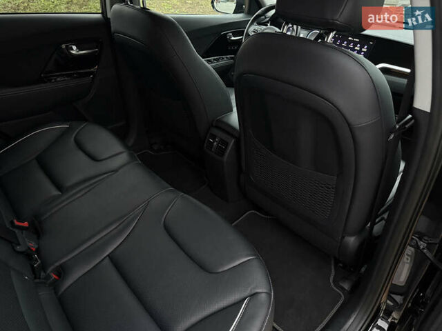 Чорний Кіа Niro, об'ємом двигуна 0 л та пробігом 138 тис. км за 19750 $, фото 53 на Automoto.ua