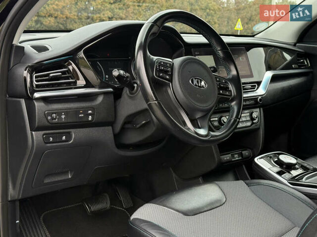 Черный Киа Niro, объемом двигателя 0 л и пробегом 80 тыс. км за 19650 $, фото 32 на Automoto.ua