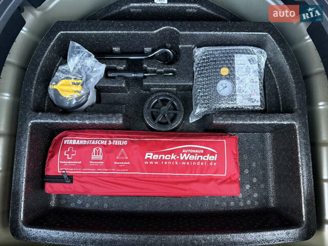 Чорний Кіа Niro, об'ємом двигуна 0 л та пробігом 88 тис. км за 24900 $, фото 103 на Automoto.ua