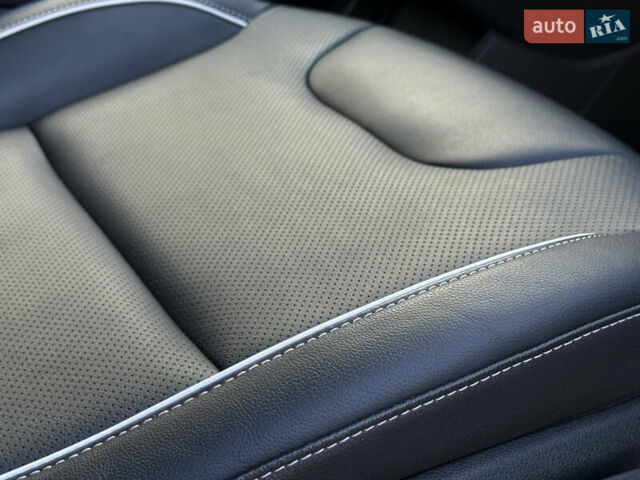 Черный Киа Niro, объемом двигателя 0 л и пробегом 82 тыс. км за 19300 $, фото 95 на Automoto.ua