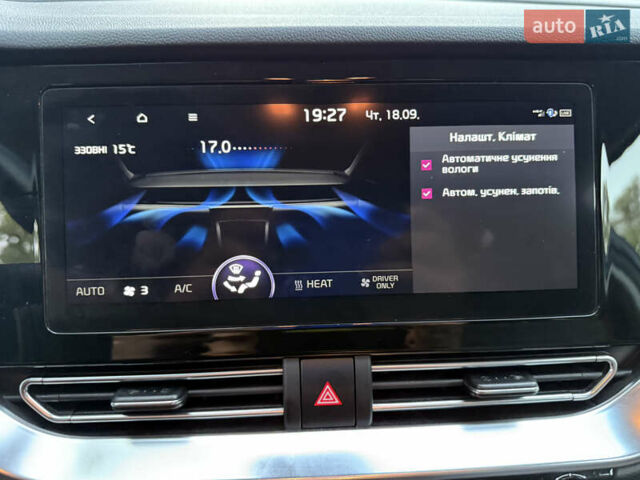 Чорний Кіа Niro, об'ємом двигуна 0 л та пробігом 123 тис. км за 17899 $, фото 37 на Automoto.ua