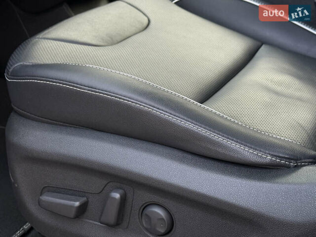 Черный Киа Niro, объемом двигателя 0 л и пробегом 82 тыс. км за 19300 $, фото 55 на Automoto.ua
