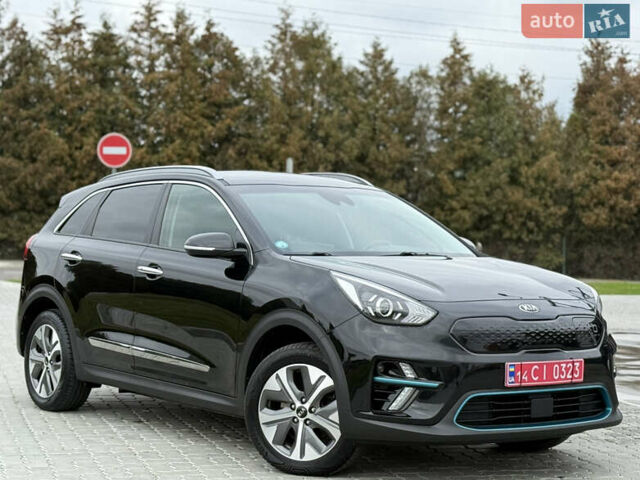 Черный Киа Niro, объемом двигателя 0 л и пробегом 80 тыс. км за 19650 $, фото 130 на Automoto.ua