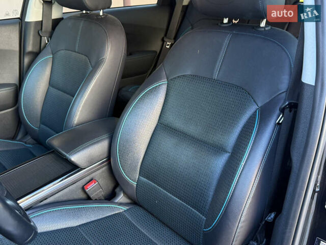 Черный Киа Niro, объемом двигателя 0 л и пробегом 78 тыс. км за 17999 $, фото 8 на Automoto.ua