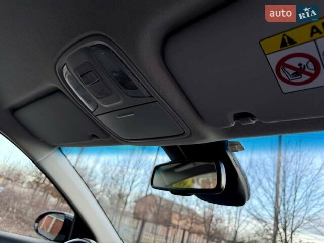 Черный Киа Niro, объемом двигателя 0 л и пробегом 89 тыс. км за 19350 $, фото 80 на Automoto.ua