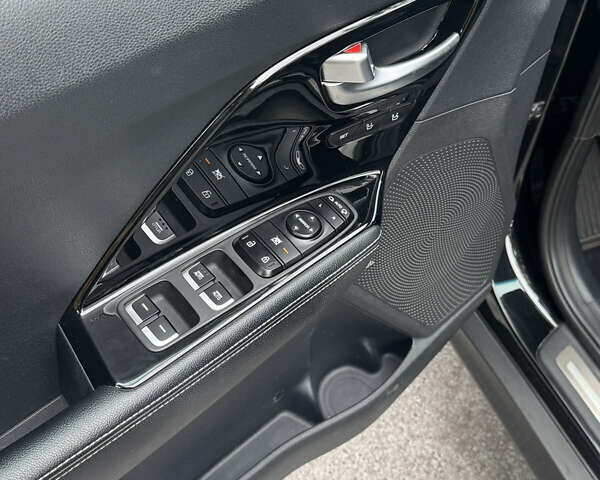 Киа Niro 2021 в Киеве на Automoto.ua Черный Киа Niro, объемом двигателя 0 л и пробегом 128 тыс. км за 20800 $, фото 12 на Automoto.ua