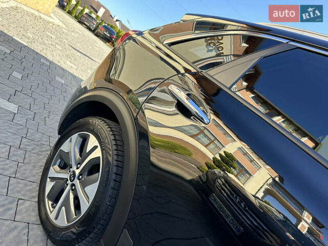 Черный Киа Niro, объемом двигателя 0 л и пробегом 127 тыс. км за 19750 $, фото 8 на Automoto.ua