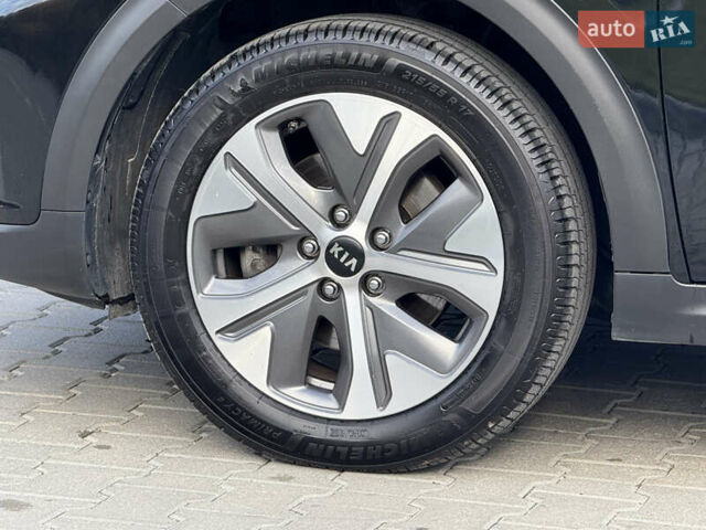 Чорний Кіа Niro, об'ємом двигуна 0 л та пробігом 84 тис. км за 19200 $, фото 12 на Automoto.ua