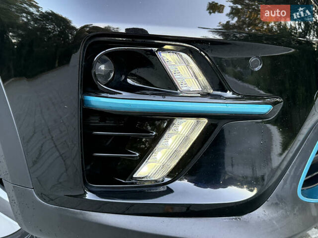 Черный Киа Niro, объемом двигателя 0 л и пробегом 123 тыс. км за 18199 $, фото 6 на Automoto.ua