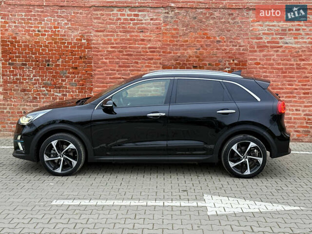Чорний Кіа Niro, об'ємом двигуна 0 л та пробігом 138 тис. км за 19750 $, фото 15 на Automoto.ua