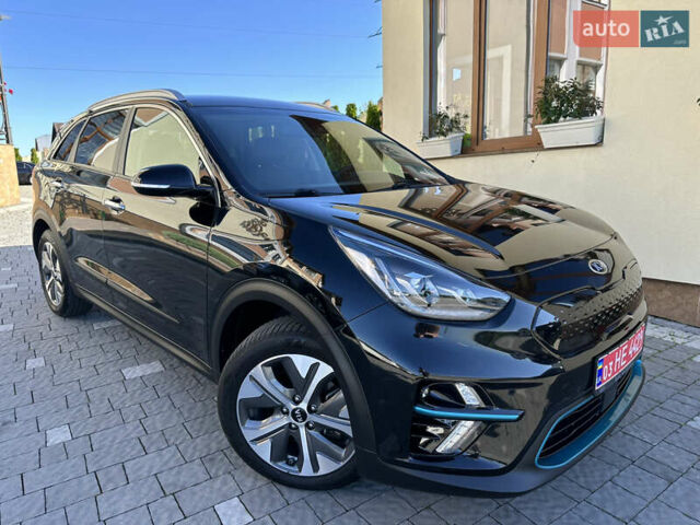 Черный Киа Niro, объемом двигателя 0 л и пробегом 127 тыс. км за 19750 $, фото 2 на Automoto.ua