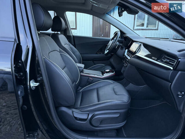 Черный Киа Niro, объемом двигателя 0 л и пробегом 88 тыс. км за 23900 $, фото 108 на Automoto.ua