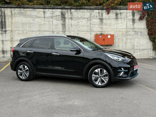 Черный Киа Niro, объемом двигателя 0 л и пробегом 80 тыс. км за 21850 $, фото 7 на Automoto.ua
