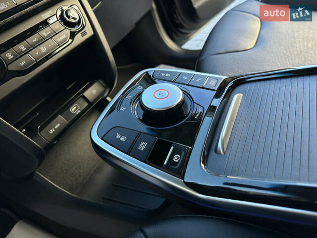 Черный Киа Niro, объемом двигателя 0 л и пробегом 127 тыс. км за 19750 $, фото 44 на Automoto.ua