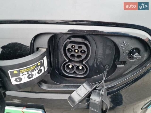 Черный Киа Niro, объемом двигателя 0 л и пробегом 65 тыс. км за 20800 $, фото 5 на Automoto.ua