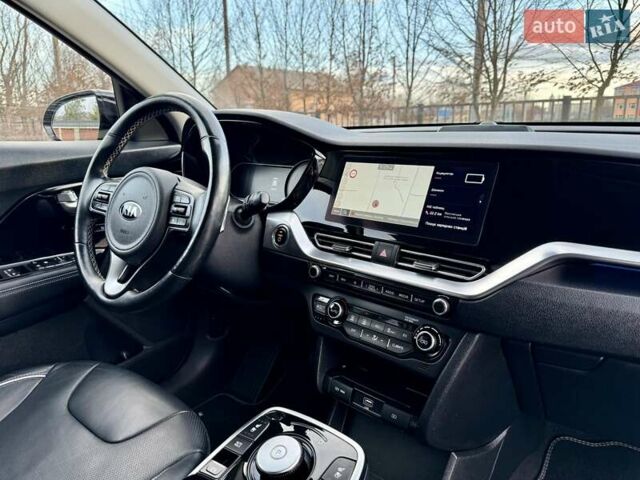 Черный Киа Niro, объемом двигателя 0 л и пробегом 89 тыс. км за 19350 $, фото 78 на Automoto.ua
