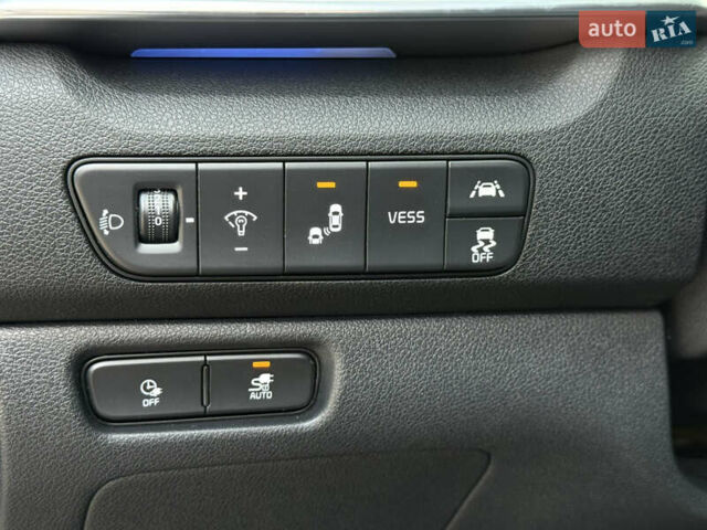 Черный Киа Niro, объемом двигателя 0 л и пробегом 82 тыс. км за 19300 $, фото 66 на Automoto.ua