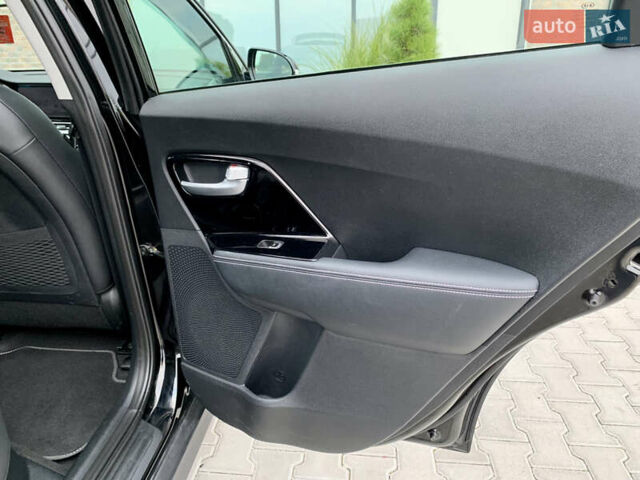 Черный Киа Niro, объемом двигателя 0 л и пробегом 94 тыс. км за 17900 $, фото 56 на Automoto.ua
