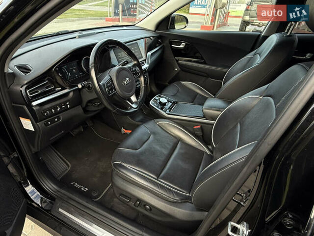 Чорний Кіа Niro, об'ємом двигуна 0 л та пробігом 84 тис. км за 19200 $, фото 17 на Automoto.ua