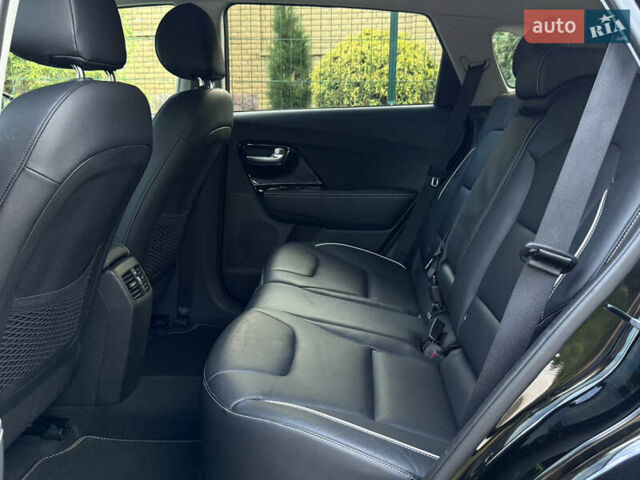 Черный Киа Niro, объемом двигателя 0 л и пробегом 82 тыс. км за 19300 $, фото 84 на Automoto.ua