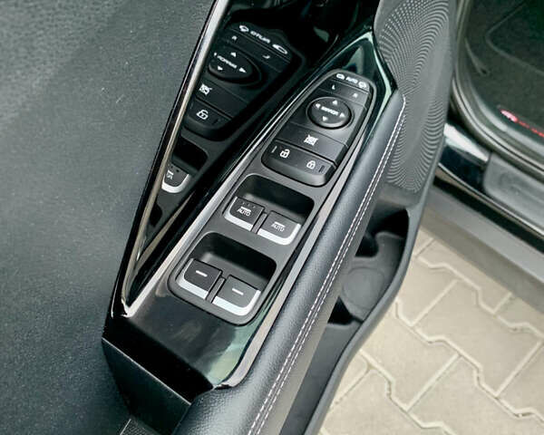 Черный Киа Niro, объемом двигателя 0 л и пробегом 94 тыс. км за 17900 $, фото 43 на Automoto.ua