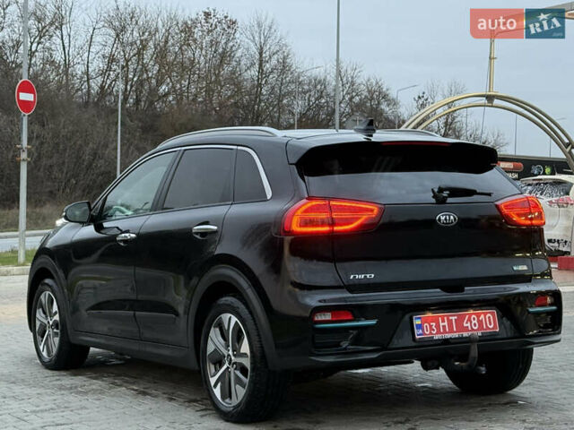 Черный Киа Niro, объемом двигателя 0 л и пробегом 78 тыс. км за 19300 $, фото 3 на Automoto.ua