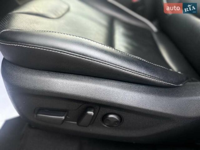 Чорний Кіа Niro, об'ємом двигуна 0 л та пробігом 117 тис. км за 18870 $, фото 37 на Automoto.ua