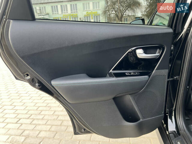 Черный Киа Niro, объемом двигателя 0 л и пробегом 135 тыс. км за 19500 $, фото 23 на Automoto.ua
