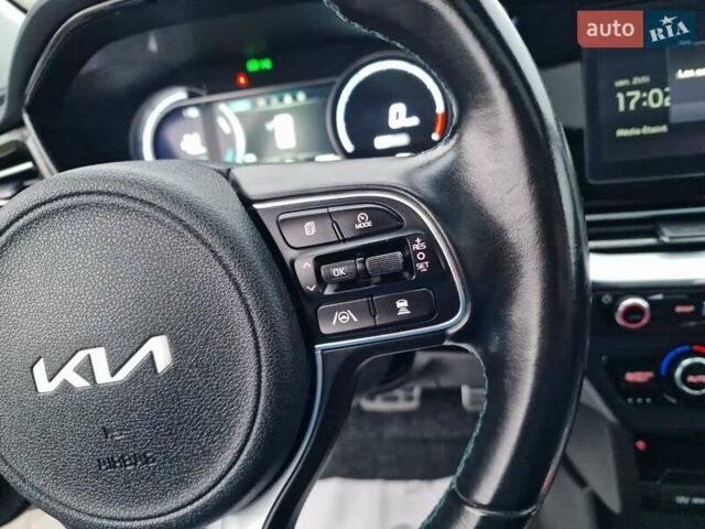 Черный Киа Niro, объемом двигателя 0 л и пробегом 65 тыс. км за 20800 $, фото 29 на Automoto.ua