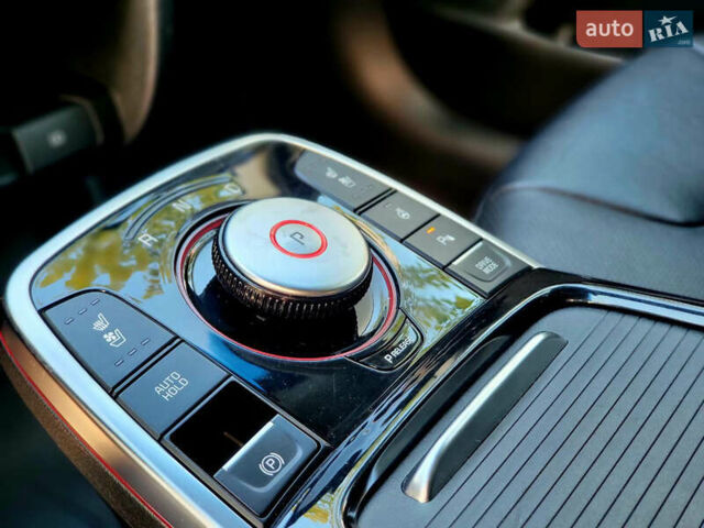 Чорний Кіа Niro, об'ємом двигуна 0 л та пробігом 139 тис. км за 18999 $, фото 16 на Automoto.ua