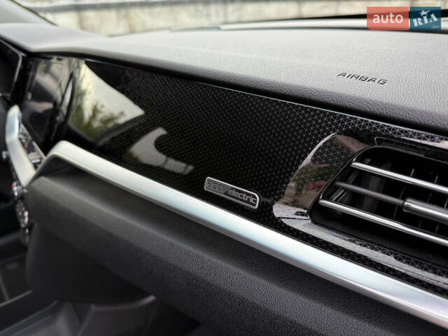 Черный Киа Niro, объемом двигателя 0 л и пробегом 80 тыс. км за 21850 $, фото 37 на Automoto.ua