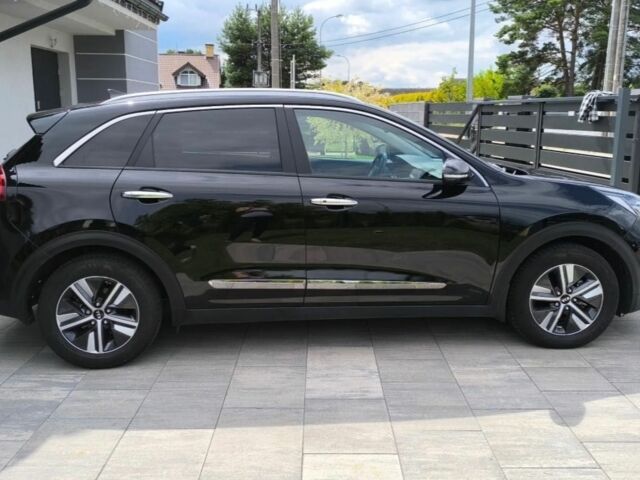 Киа Niro 2021 в Киеве на Automoto.ua Черный Киа Niro, объемом двигателя 1.5 л и пробегом 43 тыс. км за 15000 $, фото 4 на Automoto.ua