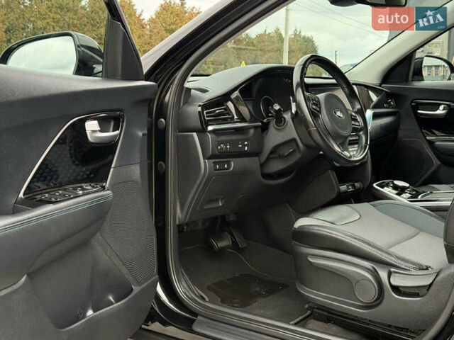 Черный Киа Niro, объемом двигателя 0 л и пробегом 80 тыс. км за 19650 $, фото 30 на Automoto.ua