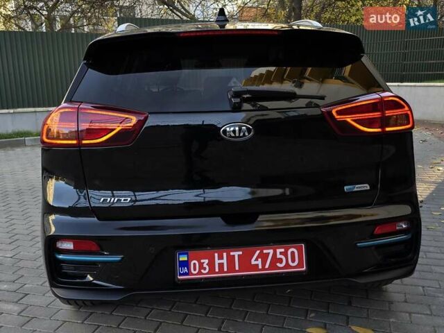 Чорний Кіа Niro, об'ємом двигуна 0 л та пробігом 141 тис. км за 18999 $, фото 7 на Automoto.ua