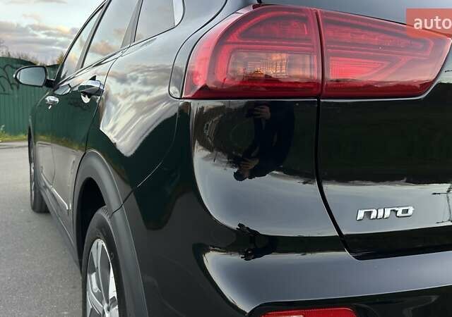 Черный Киа Niro, объемом двигателя 0 л и пробегом 121 тыс. км за 18999 $, фото 13 на Automoto.ua