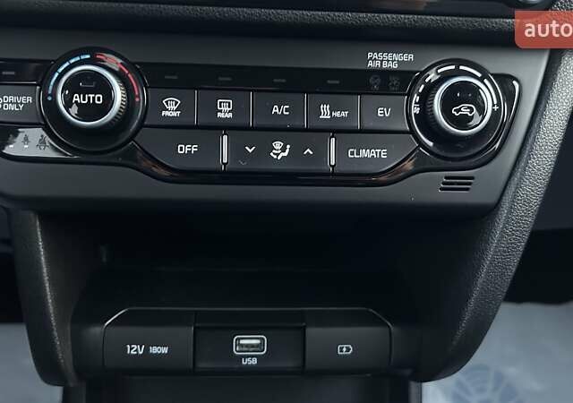 Черный Киа Niro, объемом двигателя 0 л и пробегом 121 тыс. км за 18999 $, фото 36 на Automoto.ua