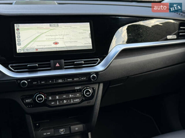 Черный Киа Niro, объемом двигателя 0 л и пробегом 82 тыс. км за 19300 $, фото 86 на Automoto.ua