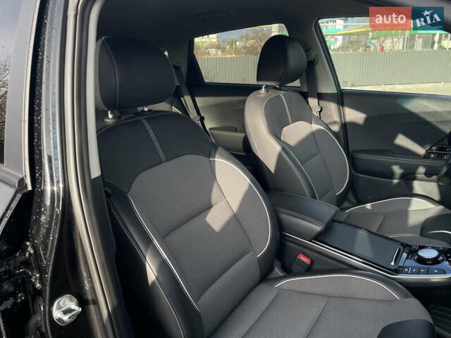 Черный Киа Niro, объемом двигателя 0 л и пробегом 61 тыс. км за 22999 $, фото 38 на Automoto.ua