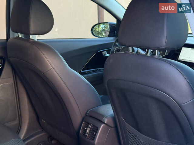 Черный Киа Niro, объемом двигателя 0 л и пробегом 78 тыс. км за 17999 $, фото 35 на Automoto.ua
