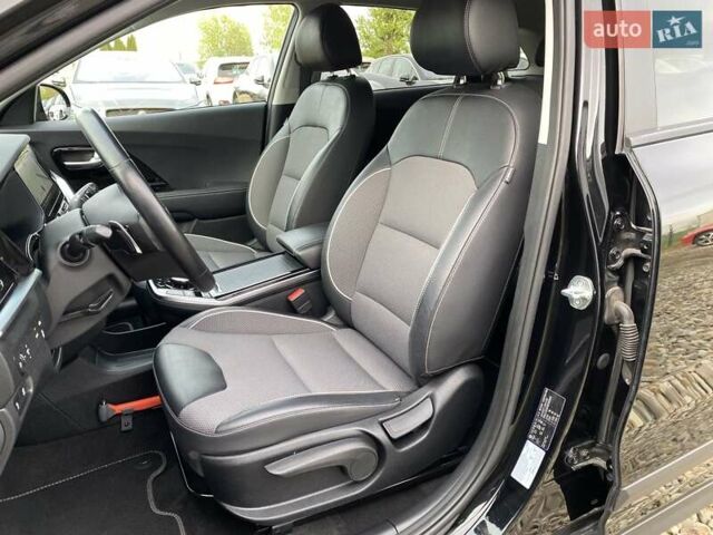 Черный Киа Niro, объемом двигателя 0 л и пробегом 96 тыс. км за 20600 $, фото 26 на Automoto.ua