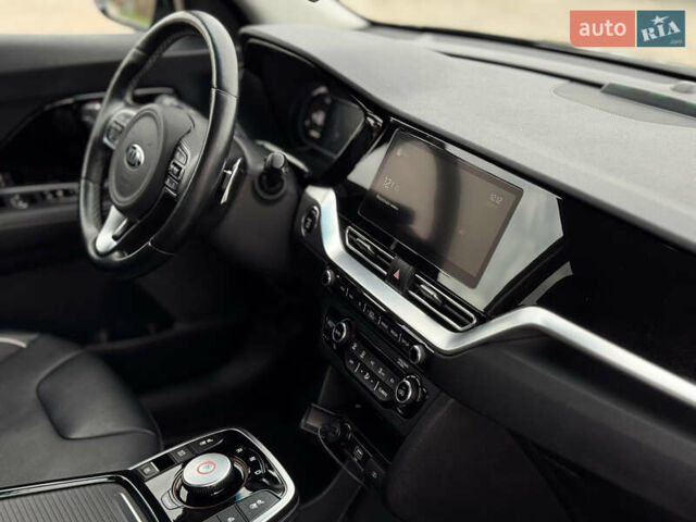 Черный Киа Niro, объемом двигателя 0 л и пробегом 96 тыс. км за 20999 $, фото 40 на Automoto.ua