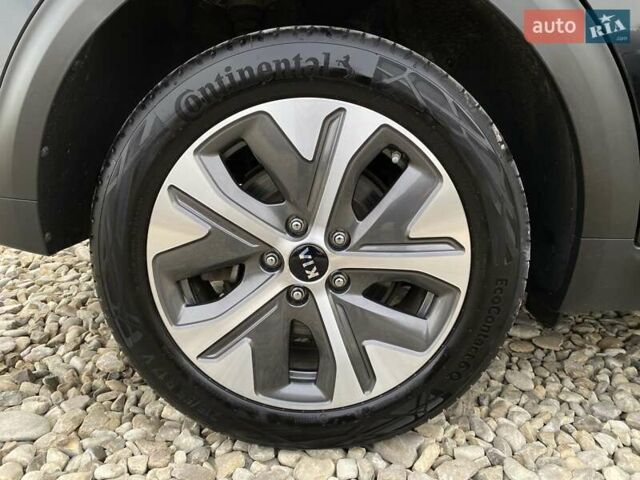 Черный Киа Niro, объемом двигателя 0 л и пробегом 96 тыс. км за 20600 $, фото 19 на Automoto.ua