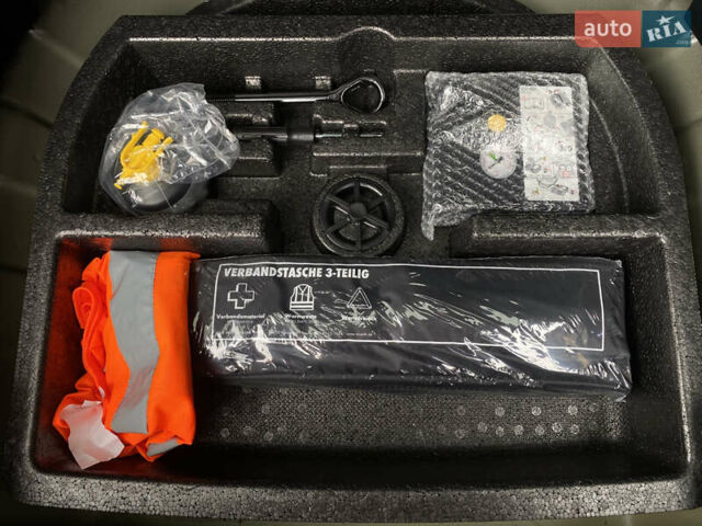 Черный Киа Niro, объемом двигателя 0 л и пробегом 80 тыс. км за 21899 $, фото 53 на Automoto.ua