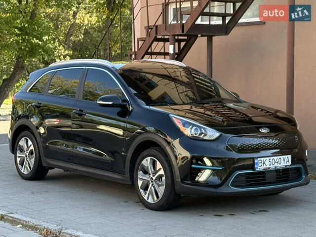 Черный Киа Niro, объемом двигателя 0 л и пробегом 78 тыс. км за 17999 $, фото 1 на Automoto.ua