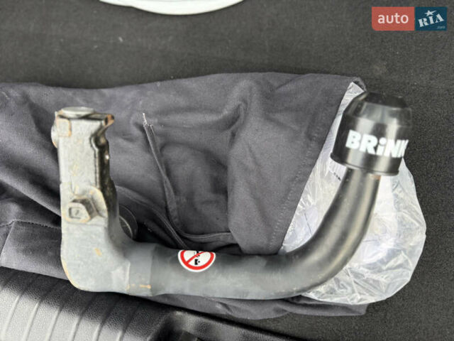 Чорний Кіа Niro, об'ємом двигуна 0 л та пробігом 84 тис. км за 19200 $, фото 31 на Automoto.ua