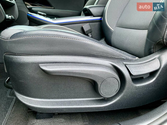 Черный Киа Niro, объемом двигателя 0 л и пробегом 94 тыс. км за 17900 $, фото 46 на Automoto.ua