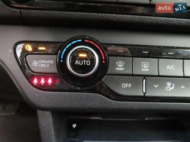 Черный Киа Niro, объемом двигателя 0 л и пробегом 130 тыс. км за 19999 $, фото 10 на Automoto.ua