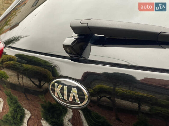 Черный Киа Niro, объемом двигателя 0 л и пробегом 80 тыс. км за 21899 $, фото 13 на Automoto.ua