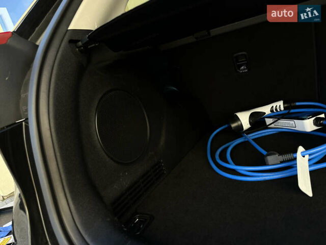 Черный Киа Niro, объемом двигателя 0 л и пробегом 127 тыс. км за 19750 $, фото 65 на Automoto.ua